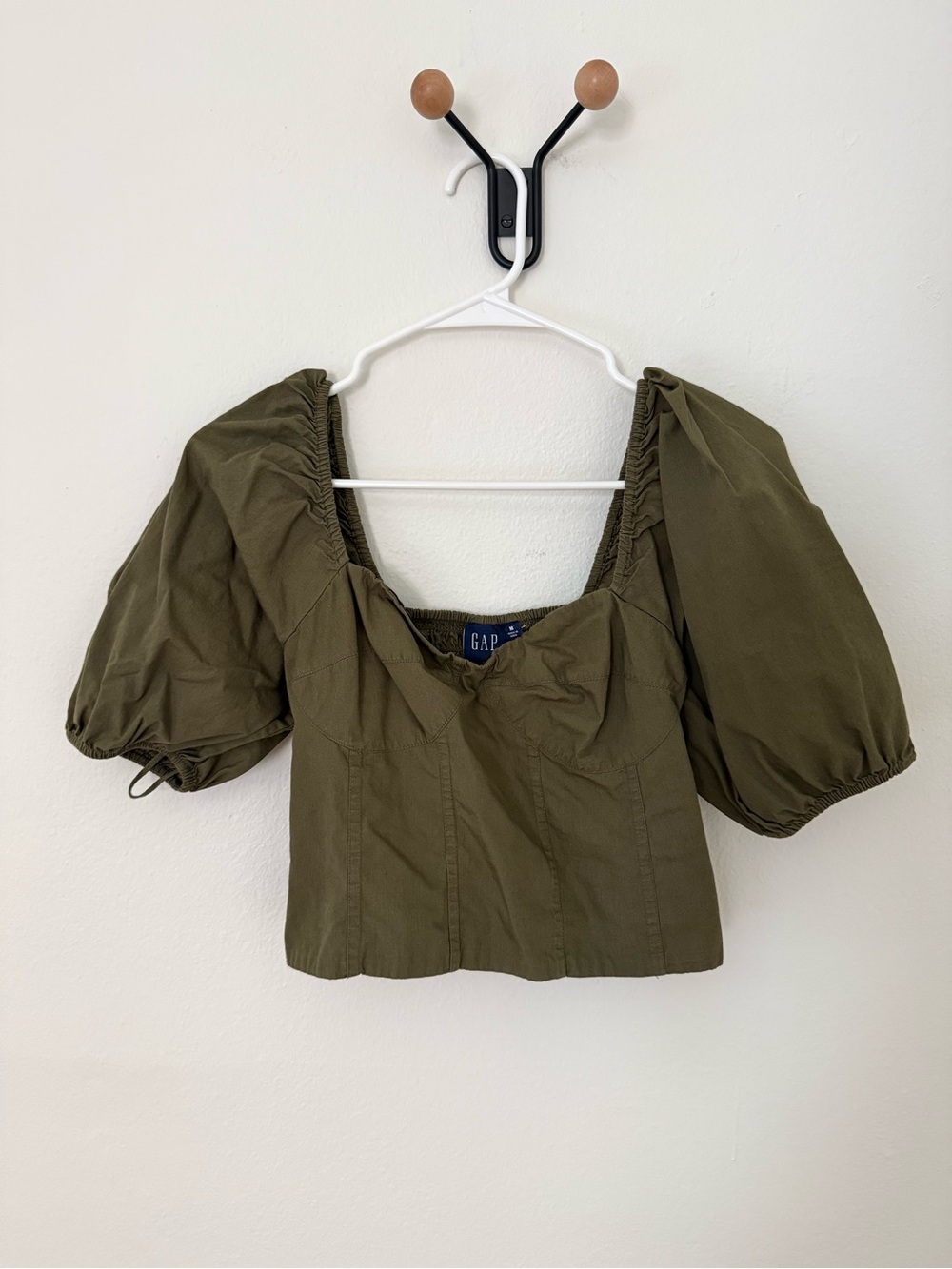 GAP Olive Puff-Sleeve Sweetheart Crop Top